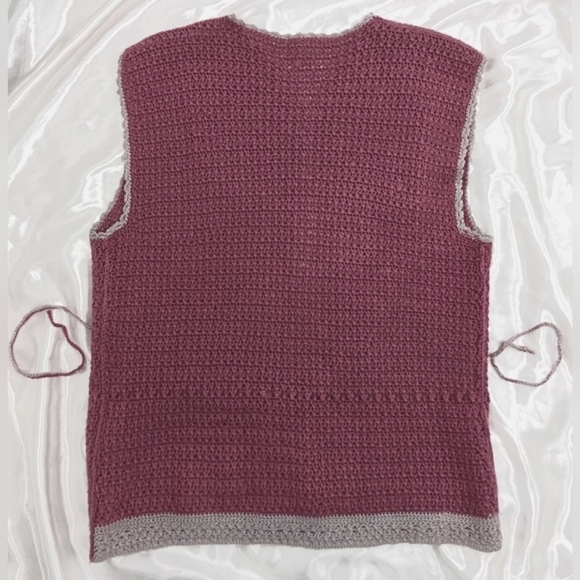 Unbranded Vintage Handmade Women's Large Crochet Vest in Dusty Rose & Gray - Picture 3 of 8